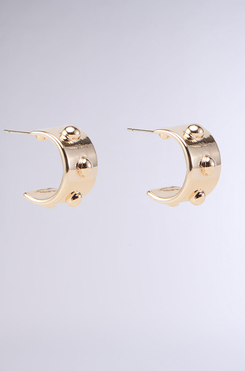 CHUNKY GOLD HOOP EARRING