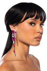 HIT THE TOWN EARRING IN PINK