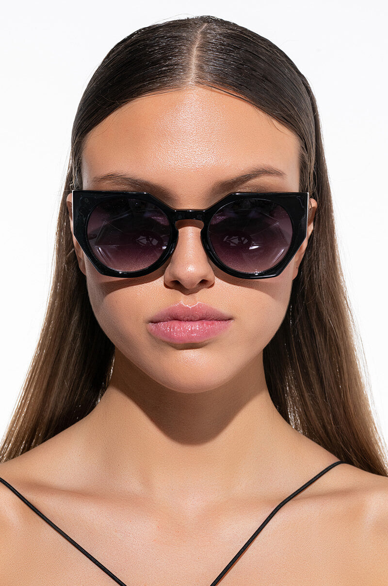 PUT IT ON MY TAB SUNNIES