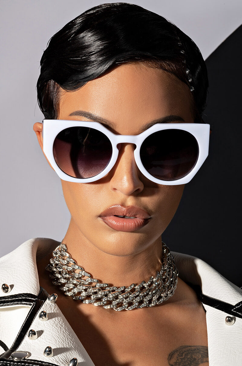 PUT IT ON MY TAB SUNNIES