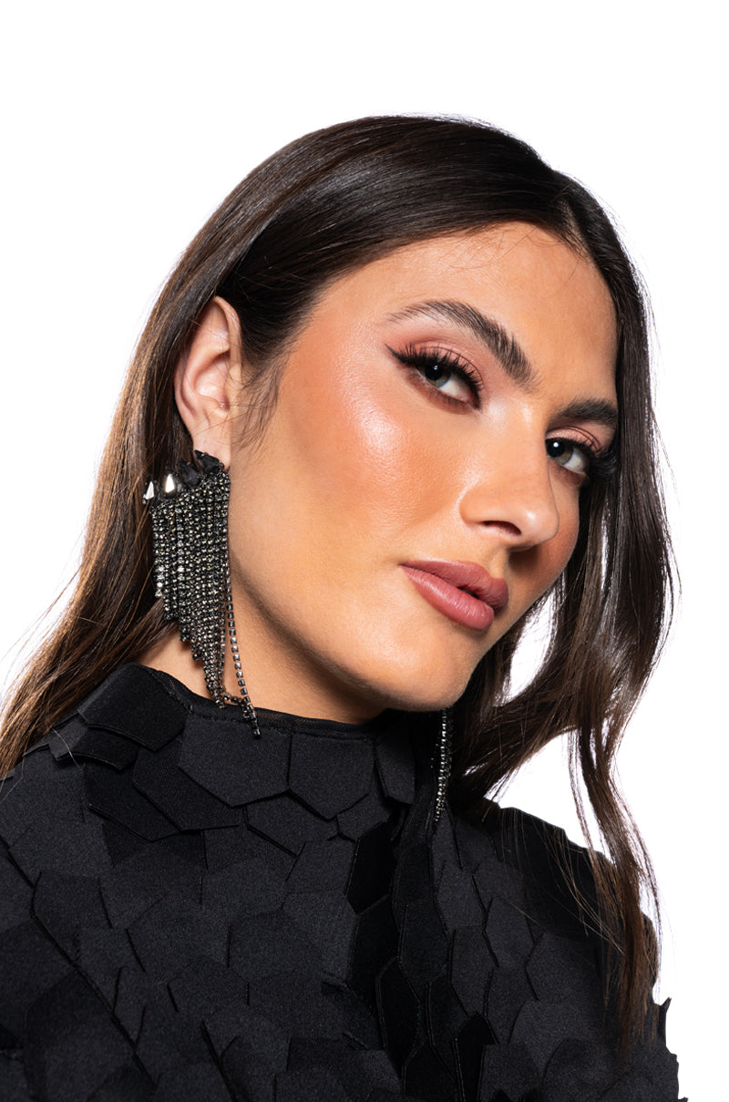 STUDDED EARRING