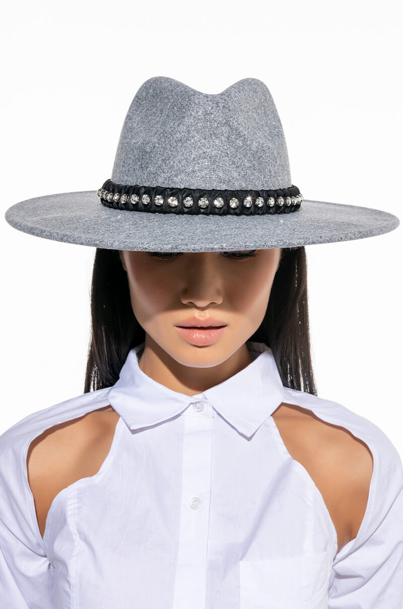 WILD THOUGHTS BLING CROWN BRIM HAT